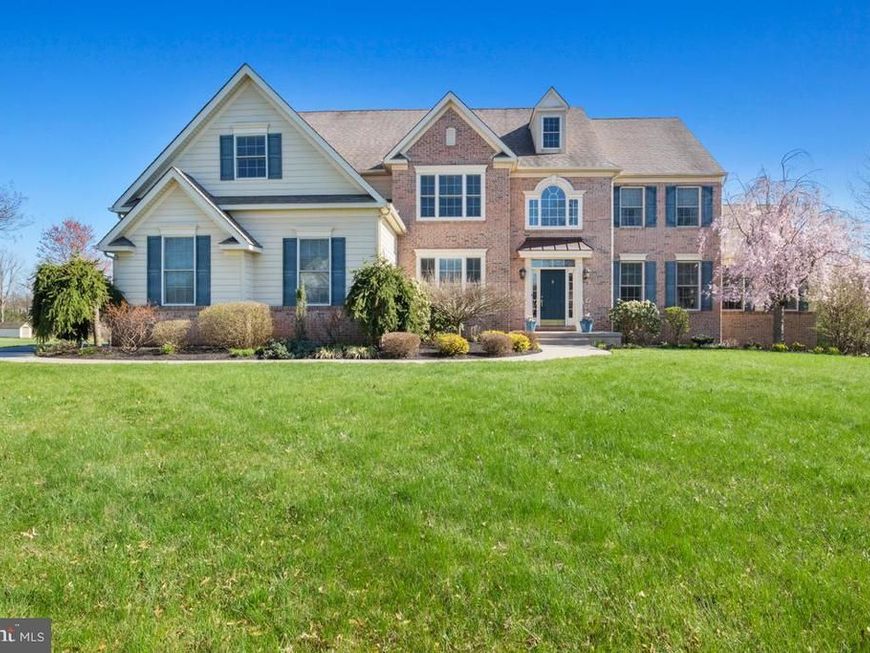 930 Ashbourne Way, Schwenksville, PA 19473 Main Photo