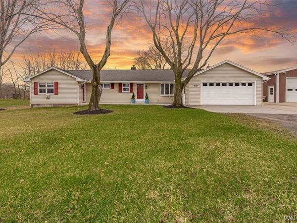 1693 W Creek Road , Burt, NY 14028