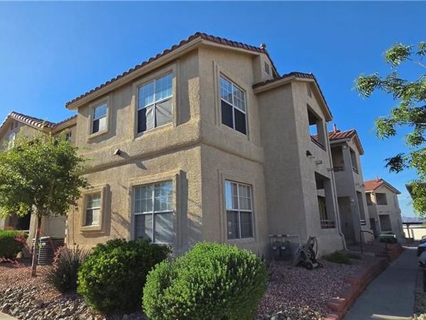 520 Arrowhead Trail , Unit 221, Henderson, NV 89015