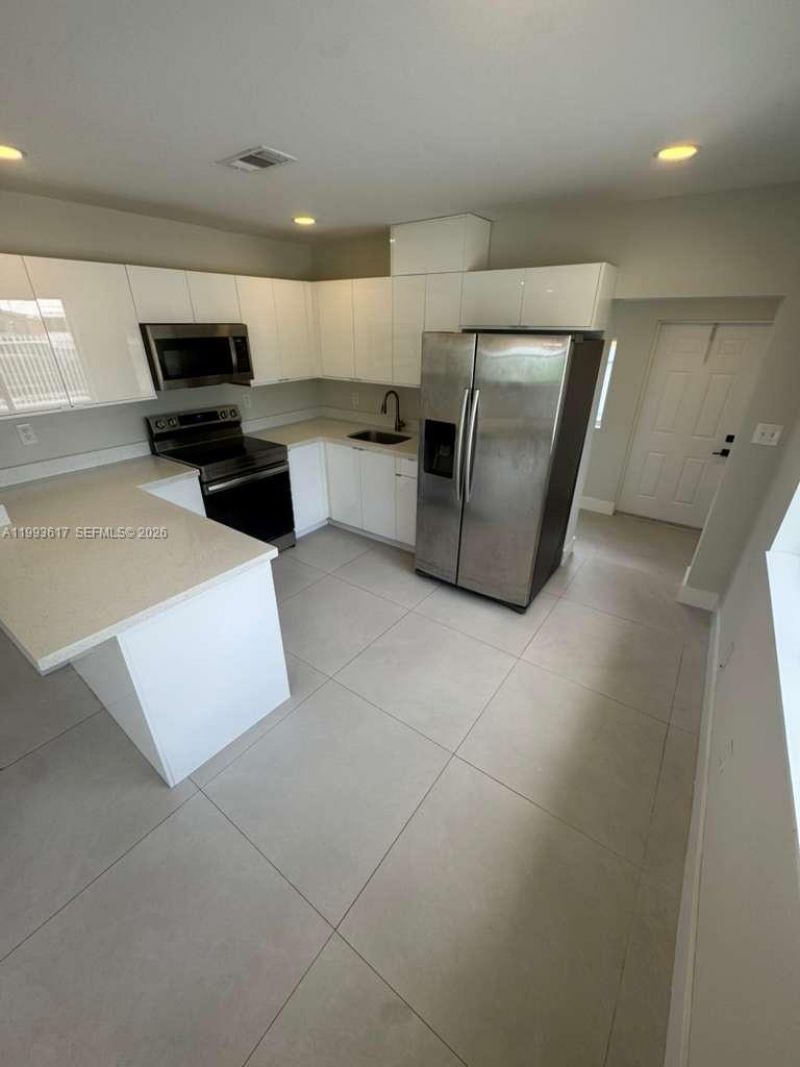 850 NW 109th St, Unit 850, Miami, FL 33168 Photo