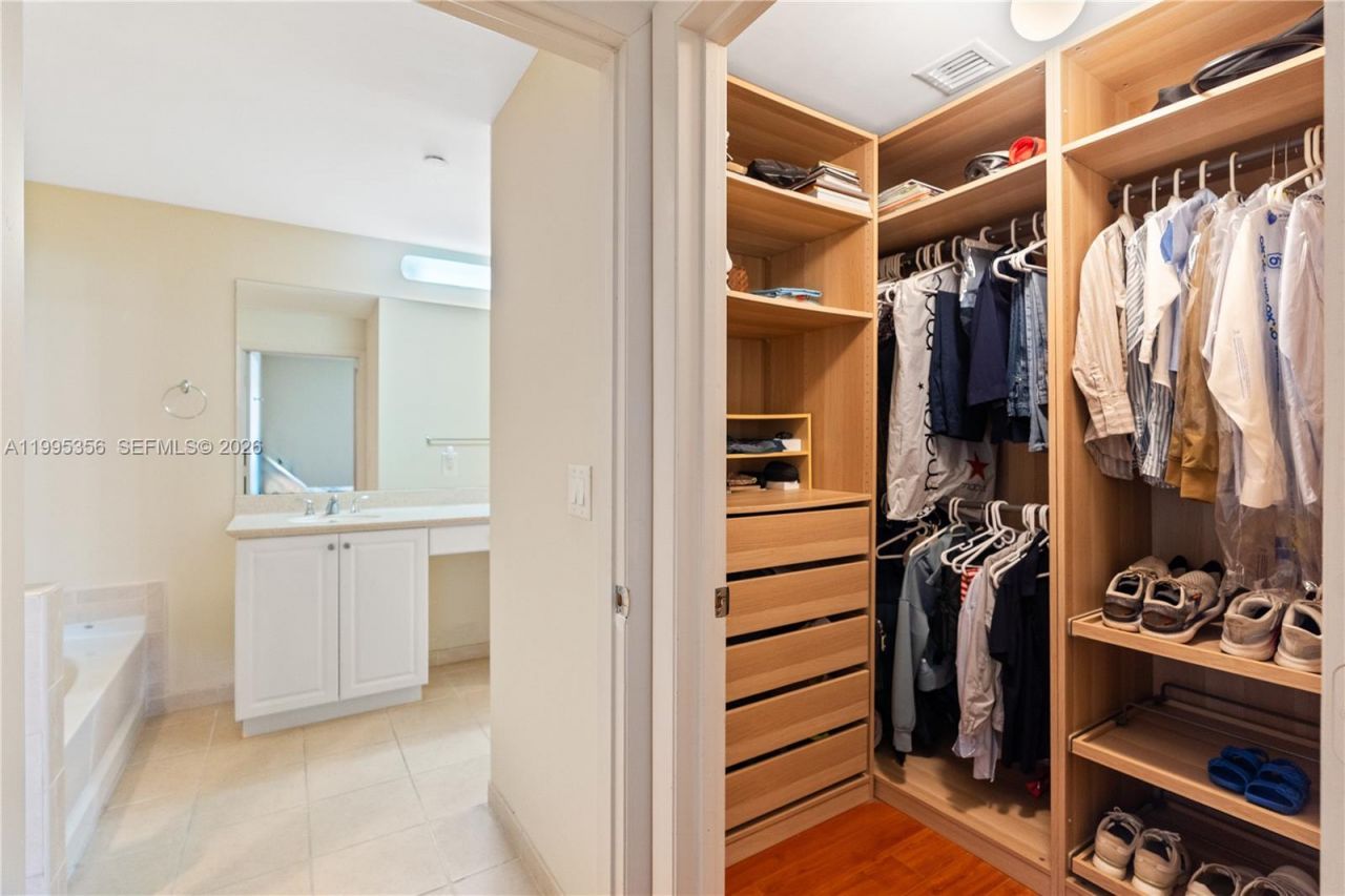 3340 NE 190th St, Unit 1004, Aventura, FL 33180 Photo
