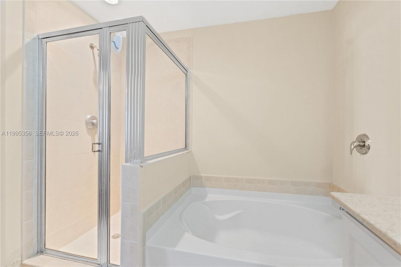 3340 NE 190th St, Unit 1004, Aventura, FL 33180 Photo