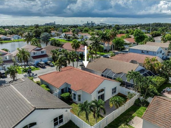 4938 SW 33rd Way , Hollywood, FL 33312