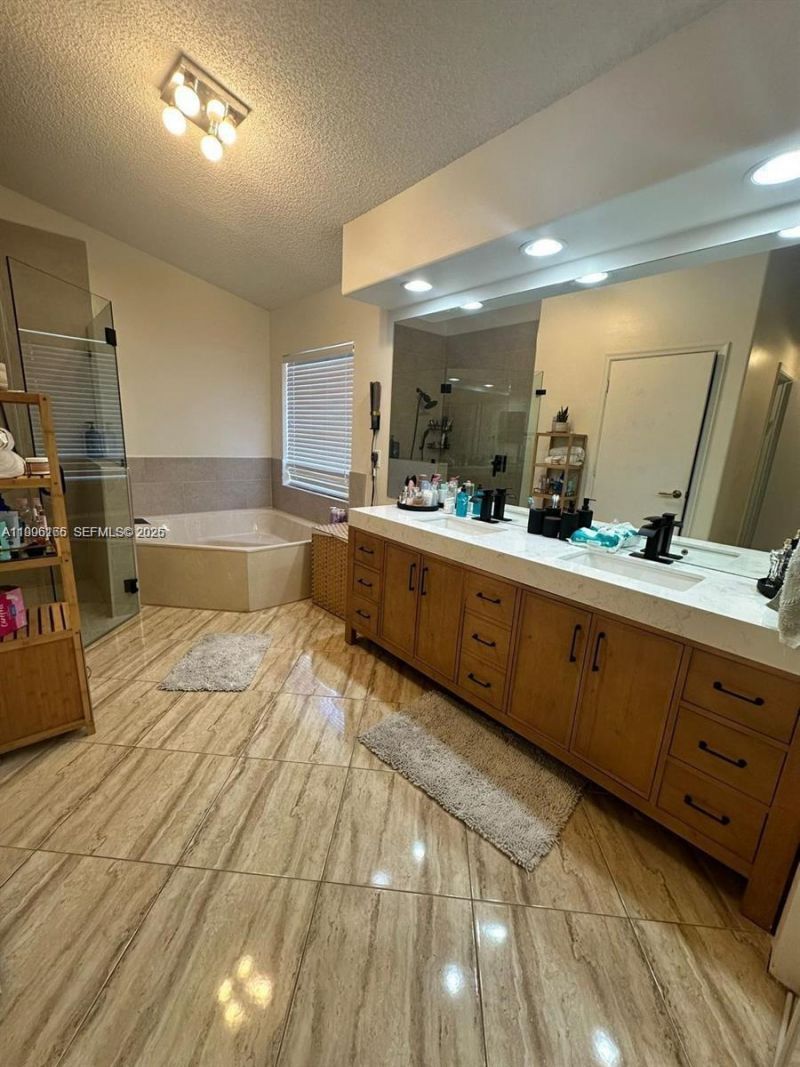 4938 SW 33rd Way , Hollywood, FL 33312 Photo