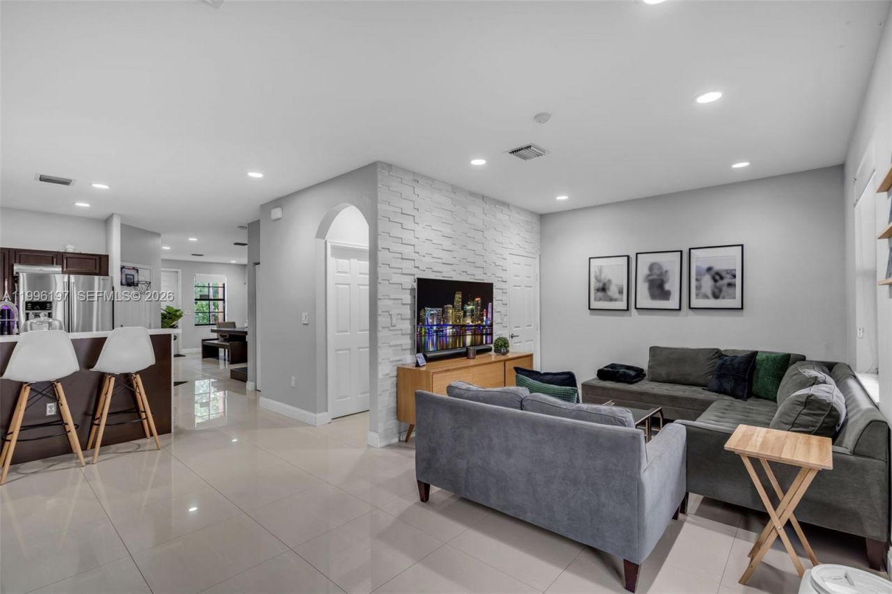 3446 W 90th St, Hialeah, FL 33018 Photo