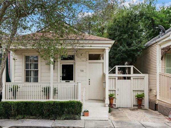721 CONSTANTINOPLE Street , New Orleans, LA 70115