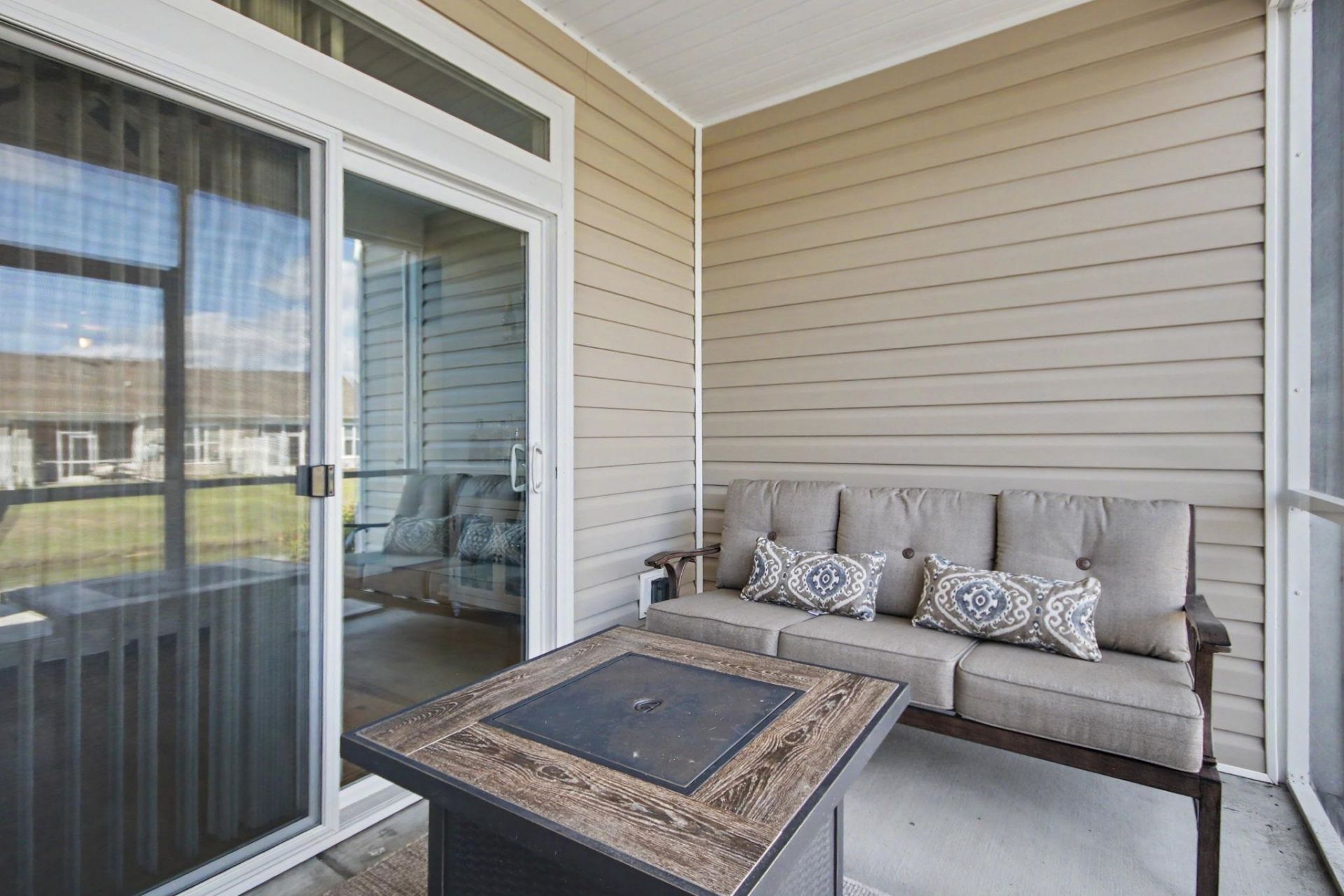 737 Salerno Circle  Photo 33