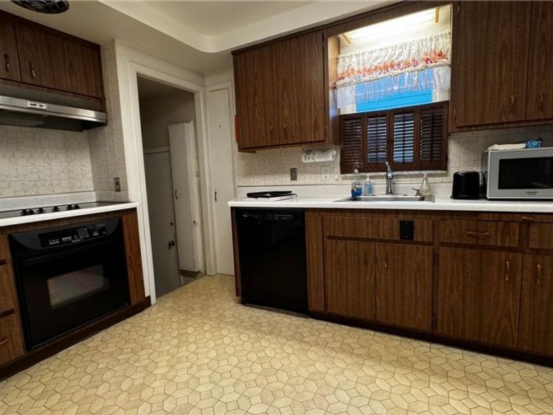 5202 Longton Road, Lyndhurst, OH 44124 Photo 12