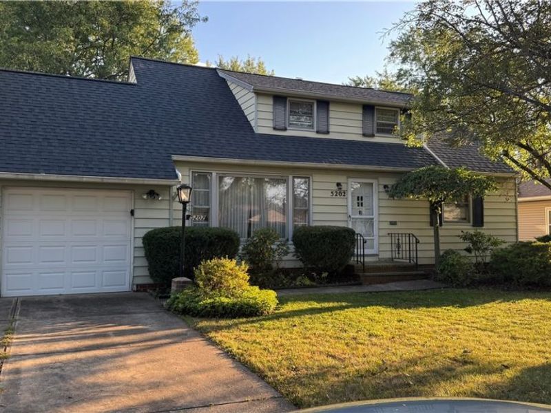 5202 Longton Road, Lyndhurst, OH 44124 Photo 2