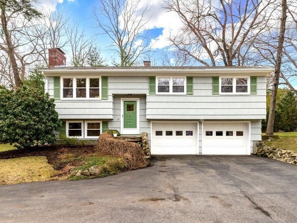 46 Plum St, Hamilton, MA 01982