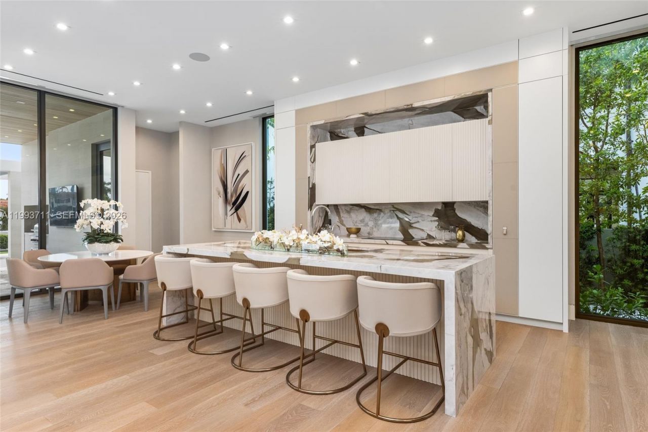 2560 Del Lago Dr, Fort Lauderdale, FL 33316 Photo