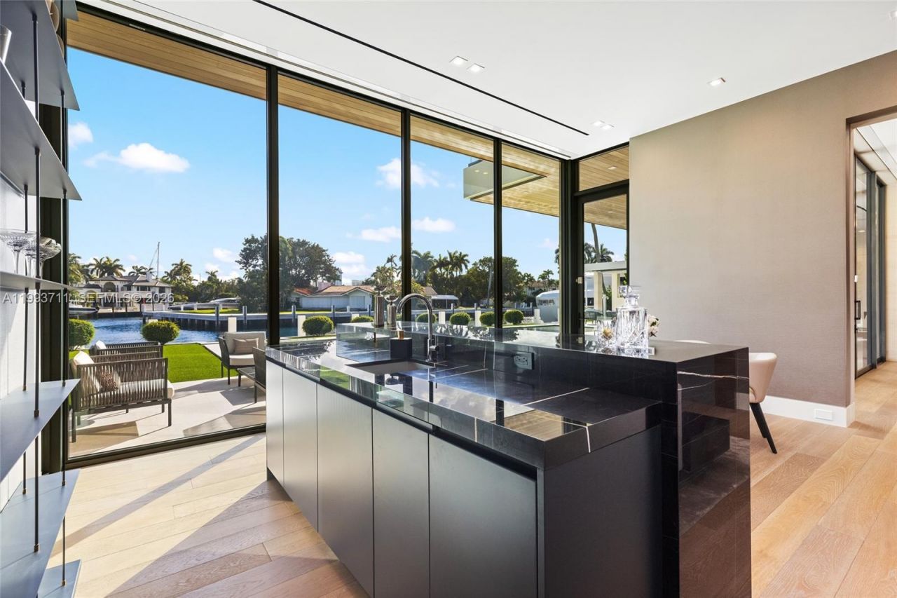 2560 Del Lago Dr, Fort Lauderdale, FL 33316 Photo