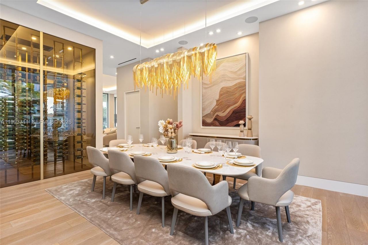 2560 Del Lago Dr, Fort Lauderdale, FL 33316 Photo