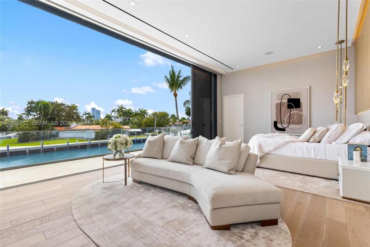 2560 Del Lago Dr, Fort Lauderdale, FL 33316 Photo