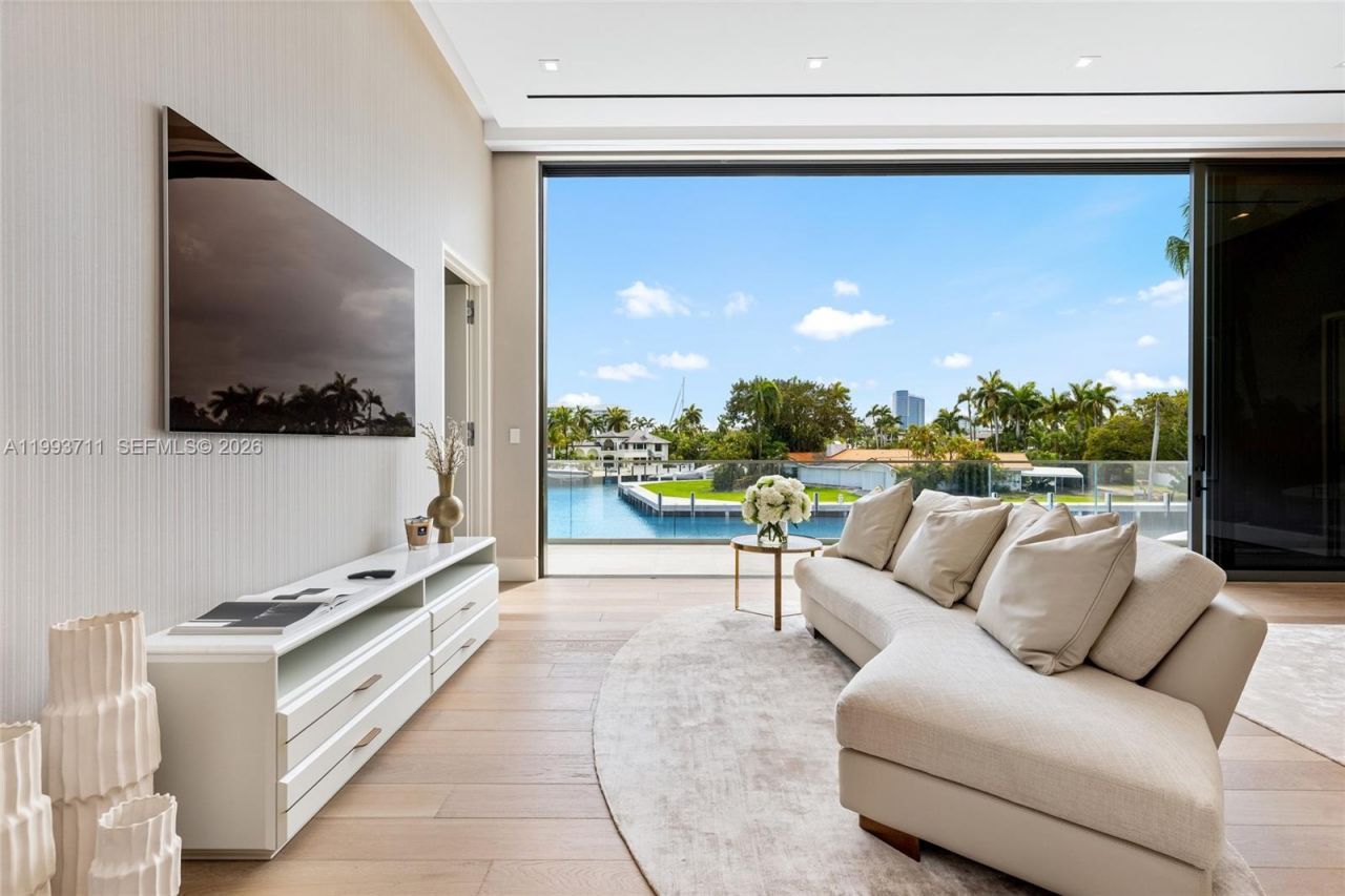 2560 Del Lago Dr, Fort Lauderdale, FL 33316 Photo