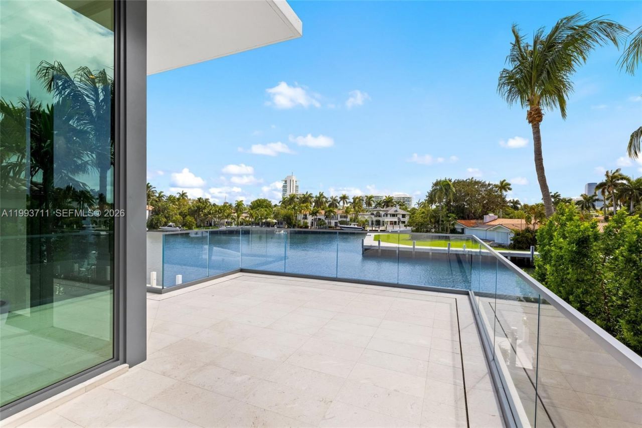 2560 Del Lago Dr, Fort Lauderdale, FL 33316 Photo