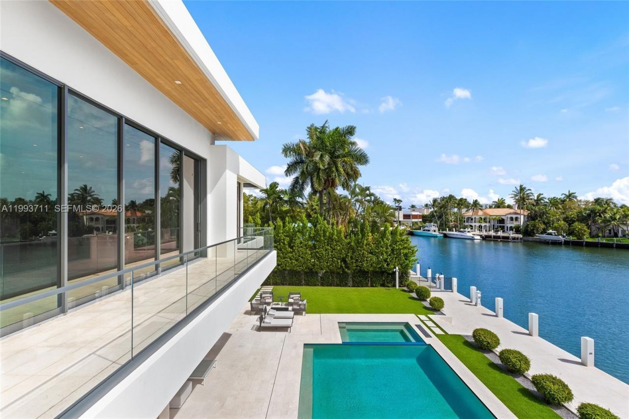 2560 Del Lago Dr, Fort Lauderdale, FL 33316 Photo