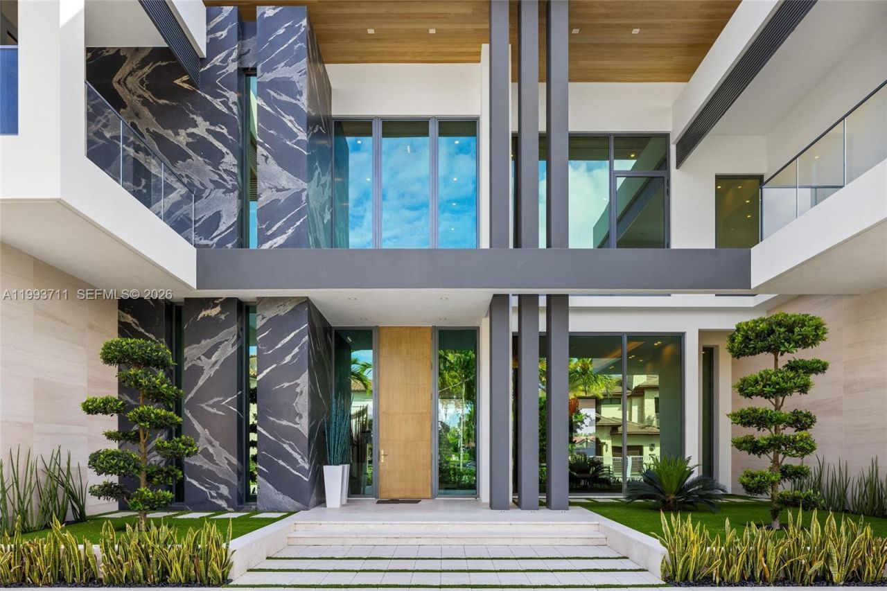 2560 Del Lago Dr, Fort Lauderdale, FL 33316 Photo