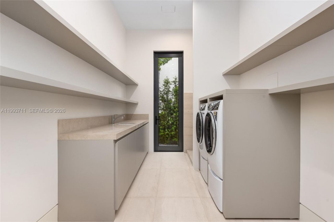 2560 Del Lago Dr, Fort Lauderdale, FL 33316 Photo