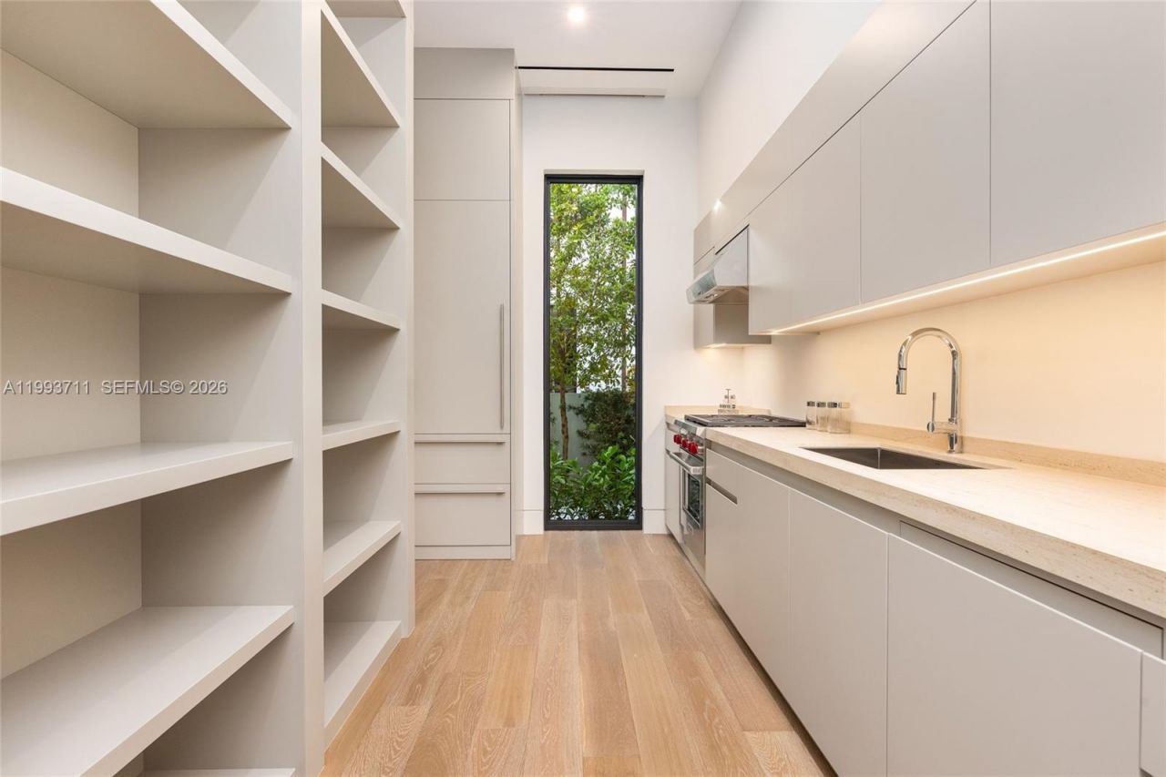 2560 Del Lago Dr, Fort Lauderdale, FL 33316 Photo