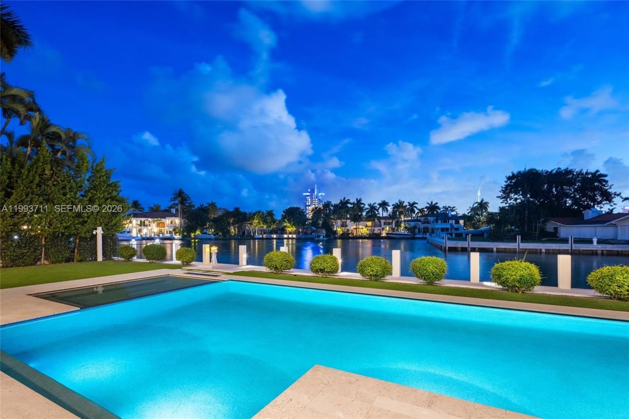 2560 Del Lago Dr, Fort Lauderdale, FL 33316 Photo