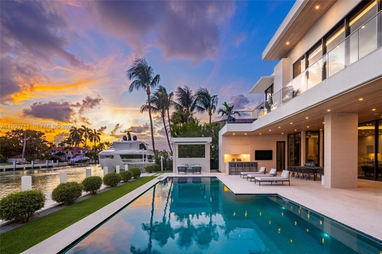 2560 Del Lago Dr, Fort Lauderdale, FL 33316 Photo