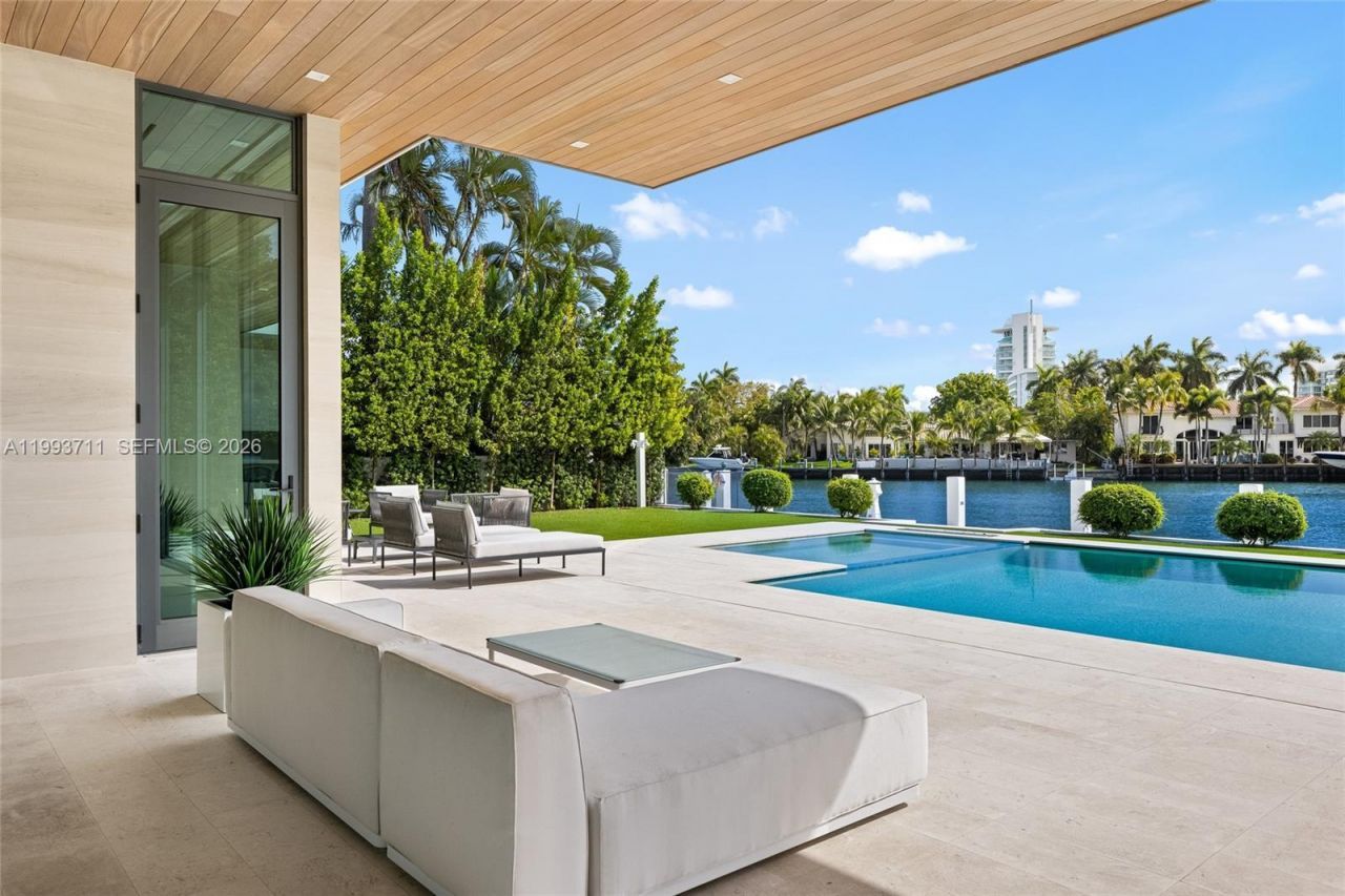 2560 Del Lago Dr, Fort Lauderdale, FL 33316 Photo