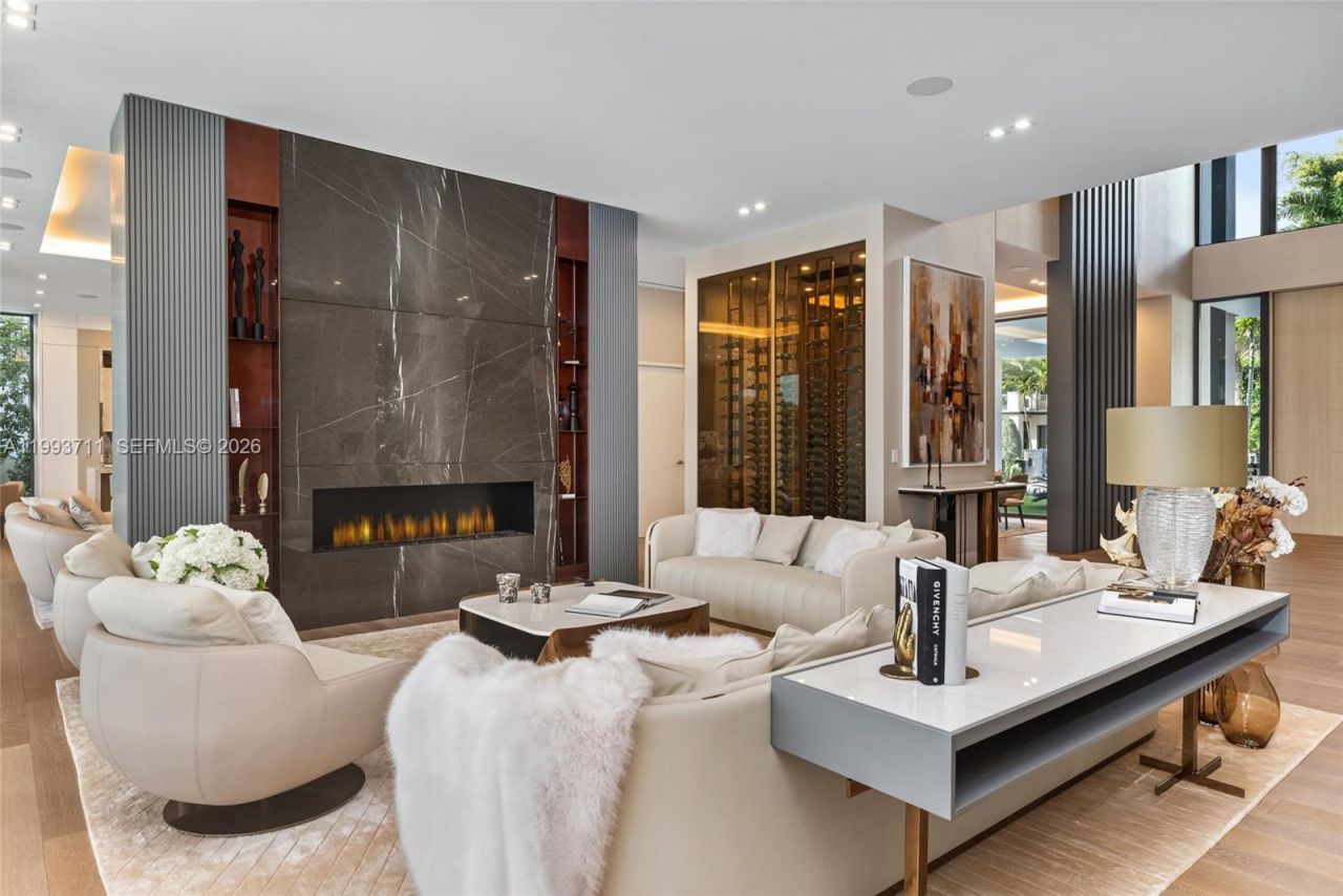 2560 Del Lago Dr, Fort Lauderdale, FL 33316 Photo