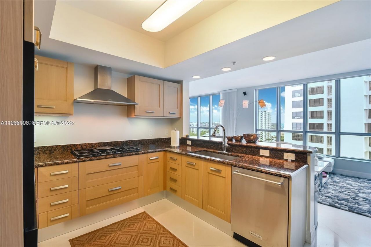 3535 S Ocean Dr, Unit 1006, Hollywood, FL 33019 Photo