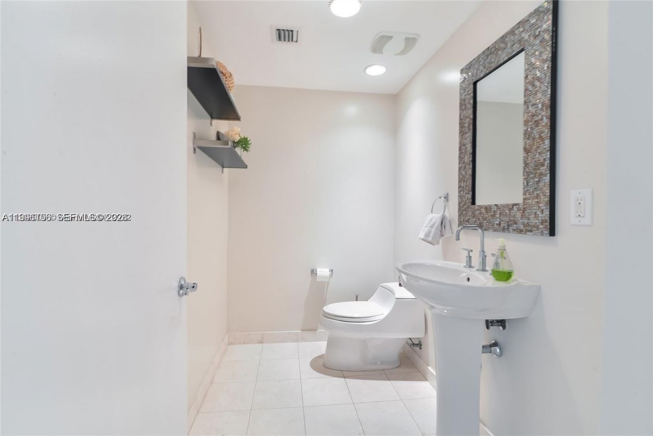 3535 S Ocean Dr, Unit 1006, Hollywood, FL 33019 Photo