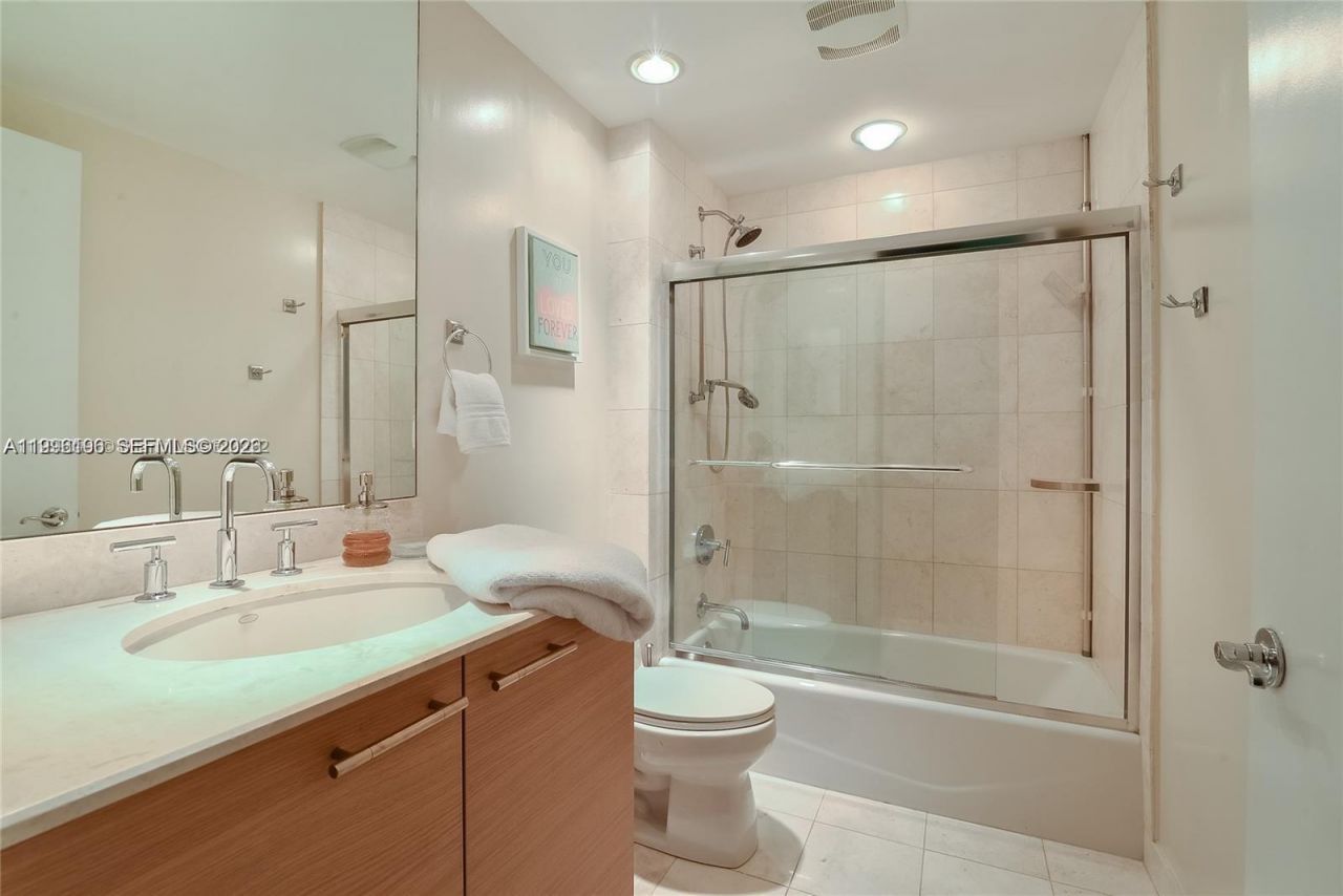3535 S Ocean Dr, Unit 1006, Hollywood, FL 33019 Photo