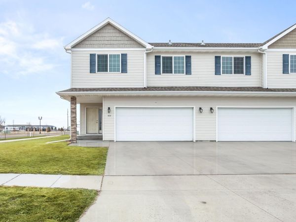 907 30th Avenue W, West Fargo, ND 58078