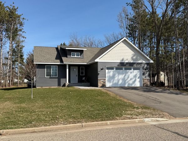 1141 Pinewood Trail, New Richmond, WI 54017