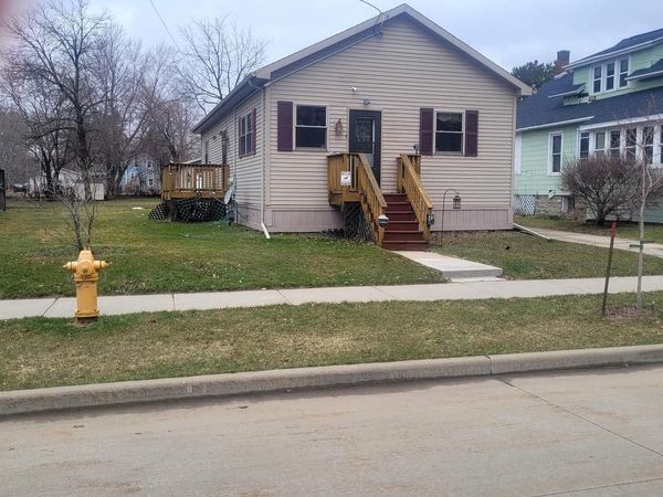 45 LAKE STREET, Oshkosh, WI 54901