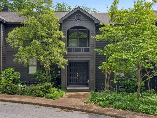 941 Harpeth Trace Dr, Nashville, TN 37221