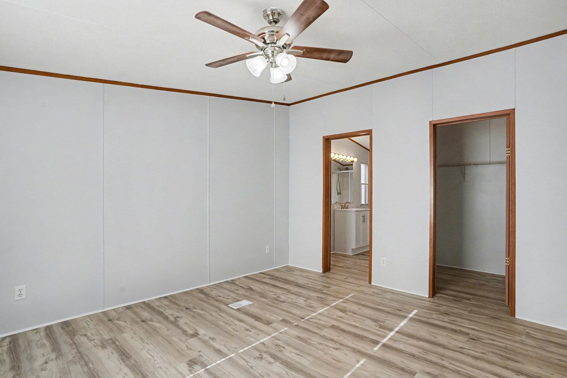 3393 N Pointe Blvd.  Photo 13