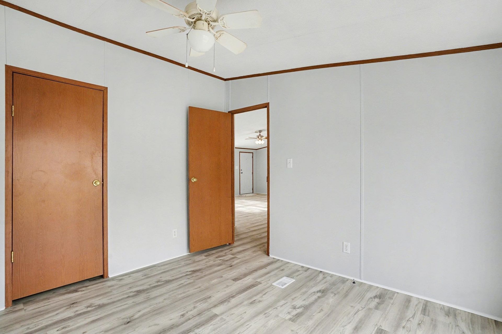 3393 N Pointe Blvd.  Photo 17