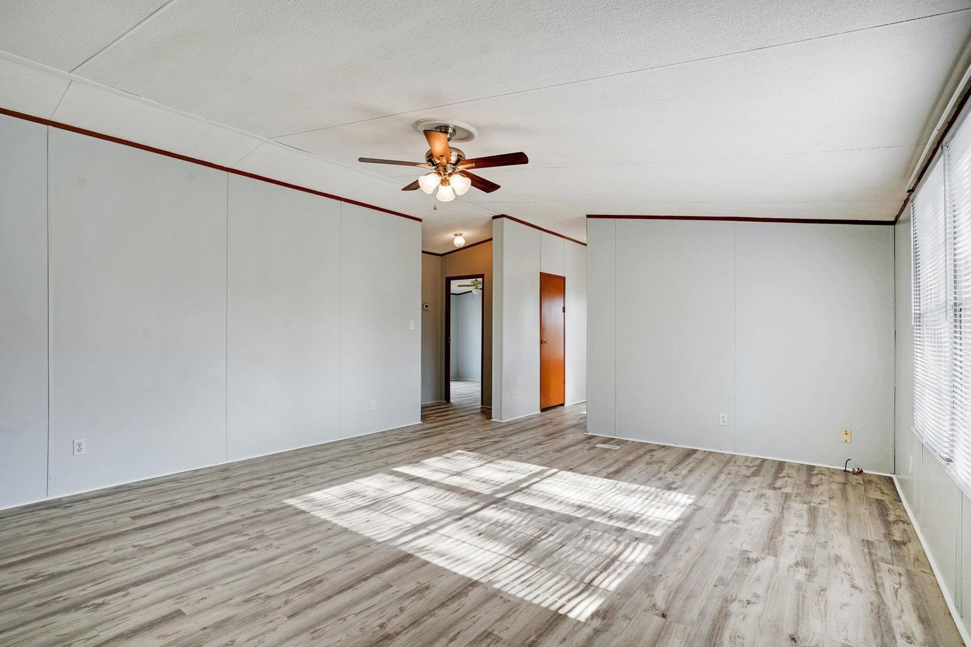 3393 N Pointe Blvd.  Photo 7