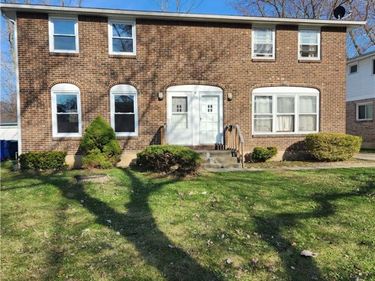 114 E Summerset Lane, Buffalo, NY 14228
