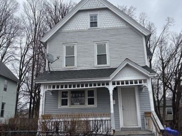 27 Chester St, Springfield, MA 01105
