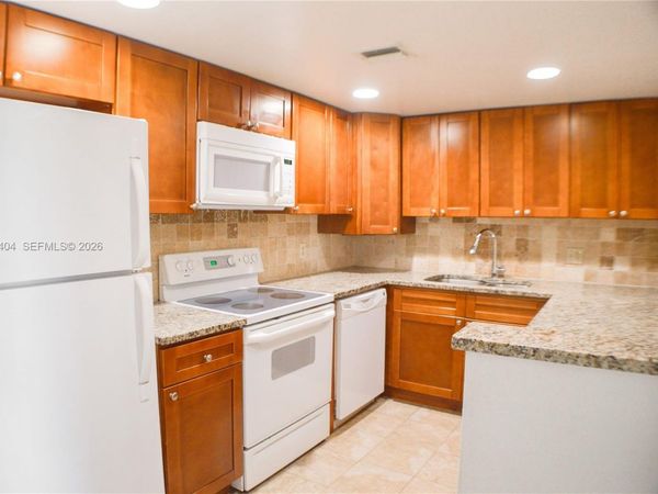 733 SE 1st Way, Unit 206, Deerfield Beach, FL 33441