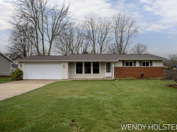 306 N 145th Avenue, Holland, MI 49424