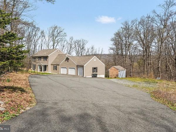 33 EDGEWOOD DRIVE, BOYERTOWN, PA 19512