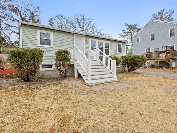 99 Lake Ave, Wareham, MA 02538
