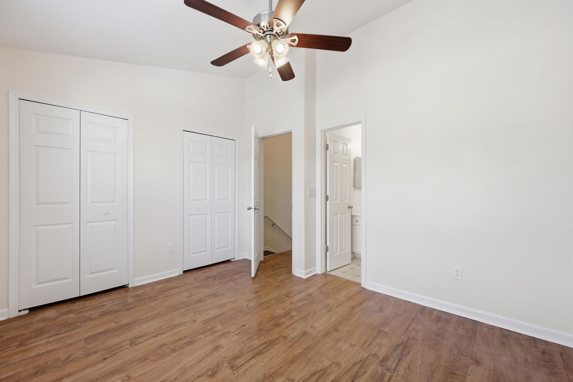 121 Hornby Circle Photo 15