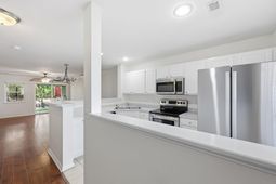 121 Hornby Circle photo 4