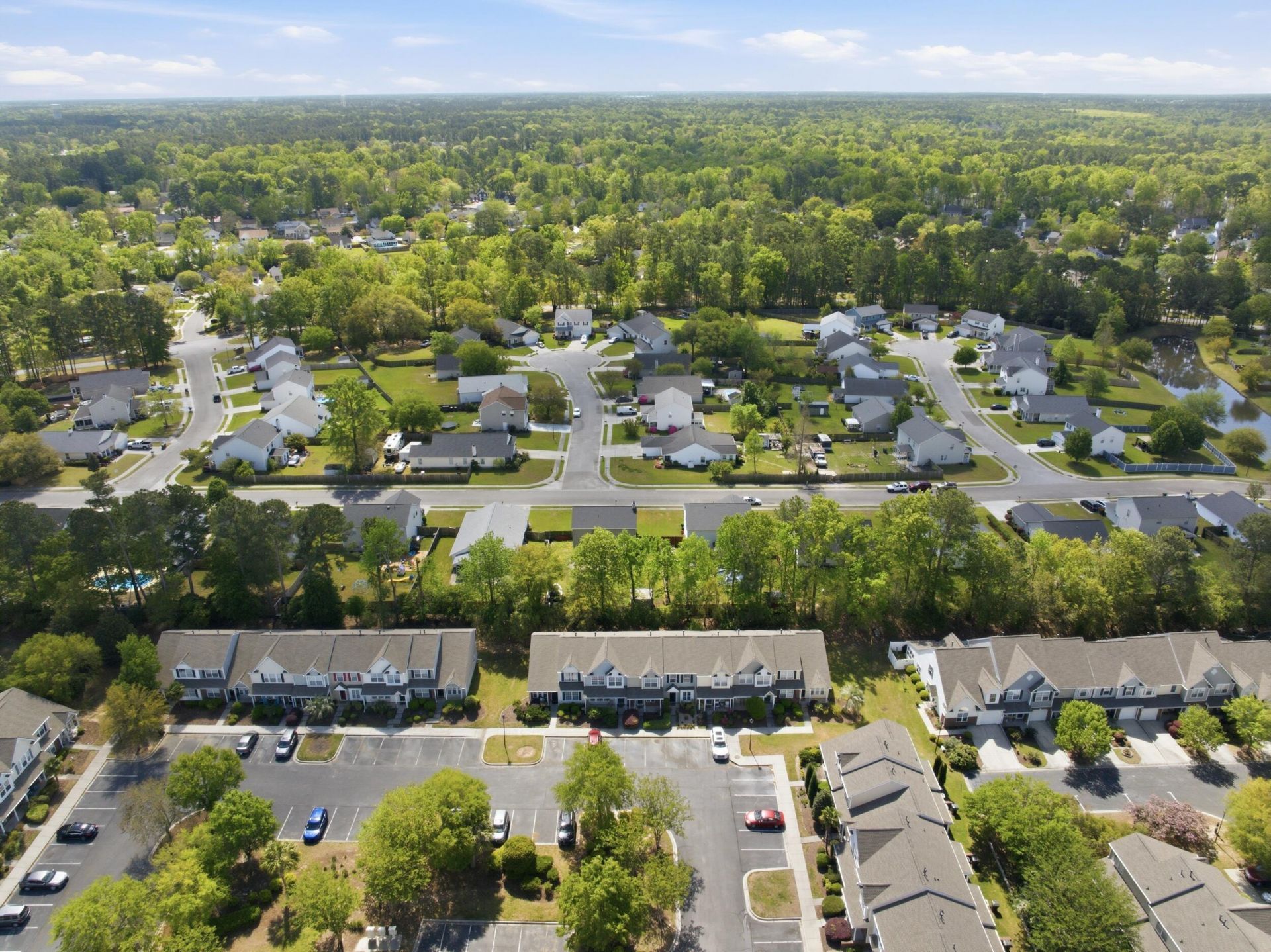 121 Hornby Circle Photo 31