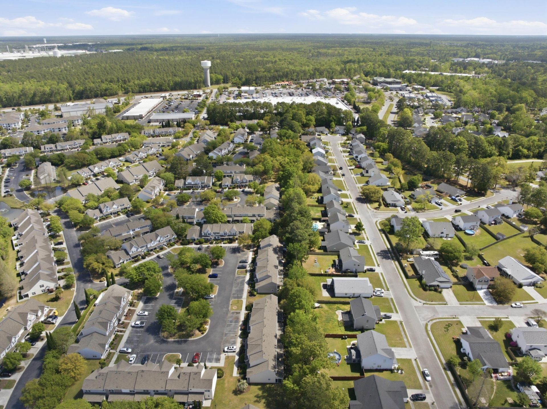 121 Hornby Circle Photo 32