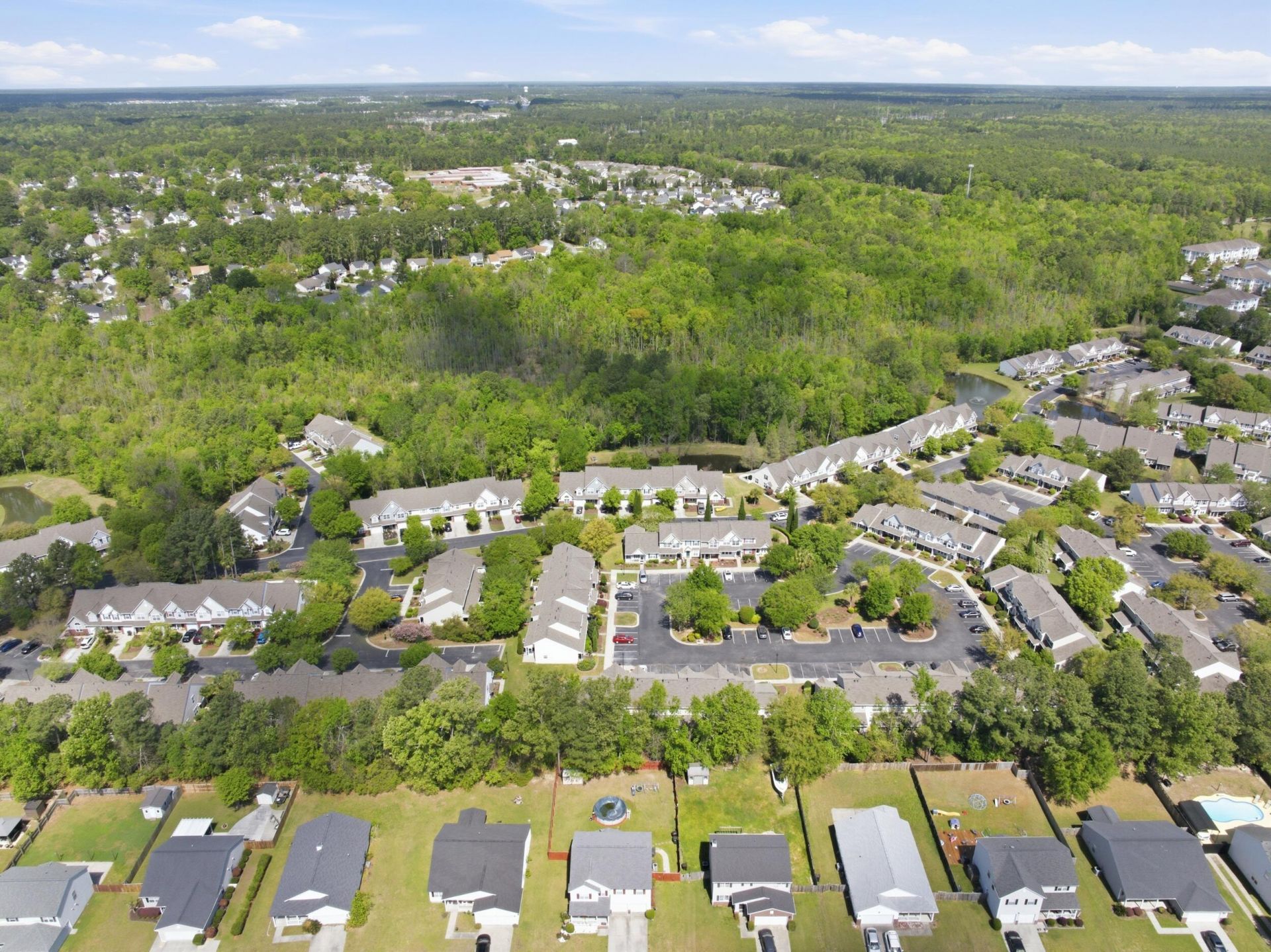 121 Hornby Circle Photo 33