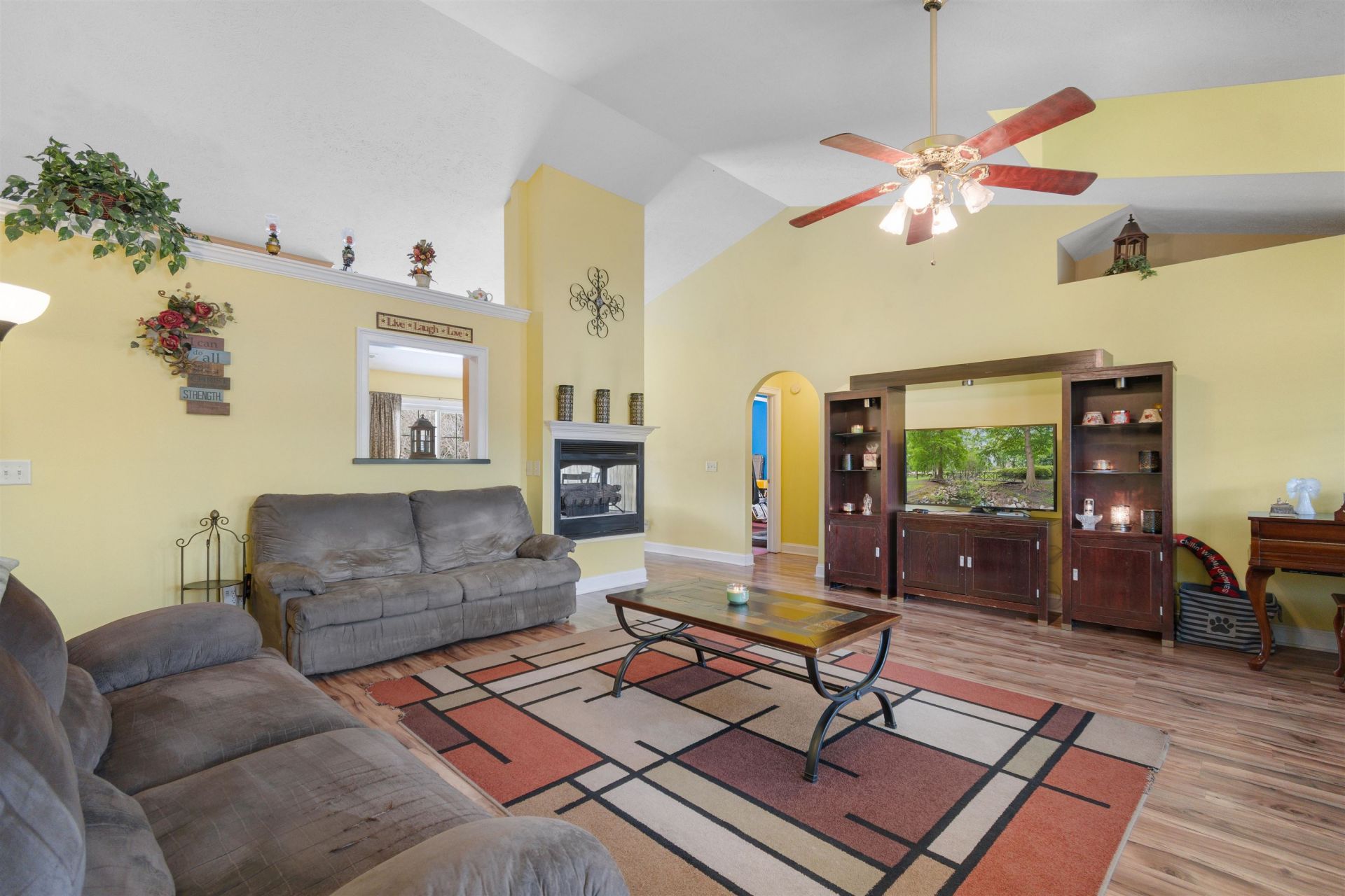 2537 Hugo Rd. Photo 10